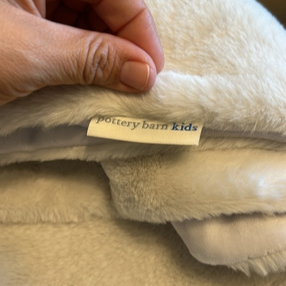 Pottery Barn Kids Faux Fur Blanket Neutral Gray Cream Taupe - Picture 3 of 5